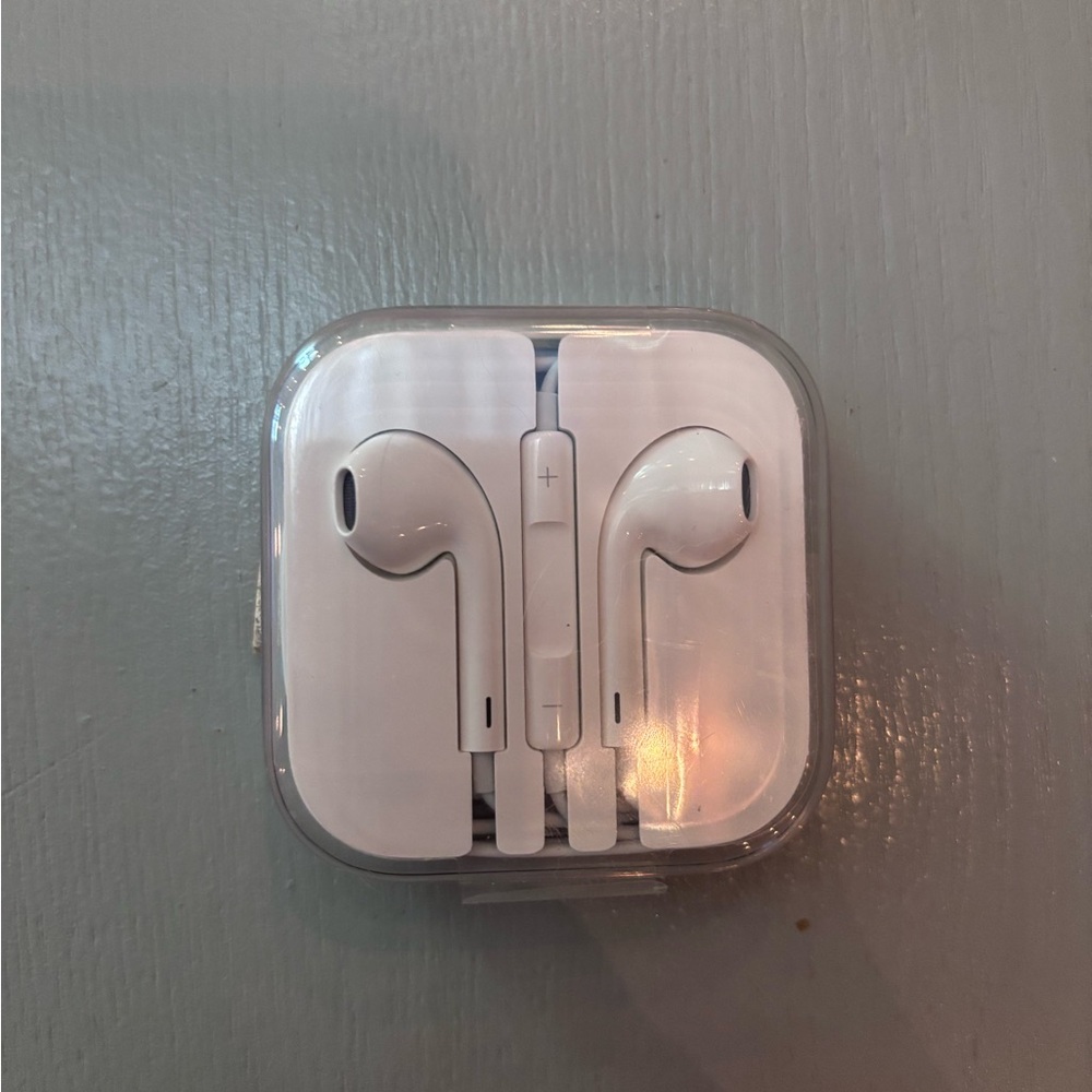 Apple White EarPods with Remote and Mic